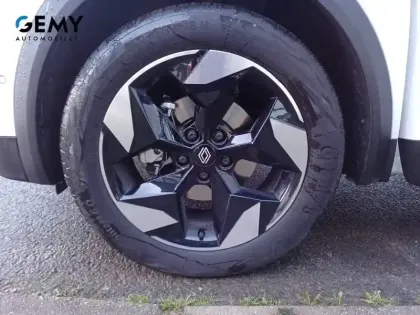 Photo 11 Renault Captur  E-Tech full hybrid 160 ch