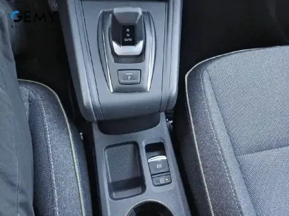 Photo 16 Renault Captur  E-Tech full hybrid 160 ch