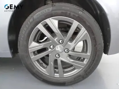 Photo 14 Peugeot 208  PureTech 75 S&S BVM5