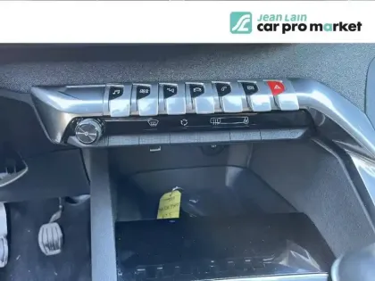 Photo 16 Peugeot 3008  PureTech 130ch S&S BVM6