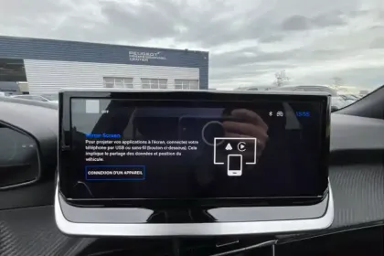 Photo 13 Peugeot 2008  Hybrid 145 e-DCS6