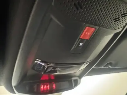 Photo 34 Peugeot 208  PureTech 130 S&S EAT8