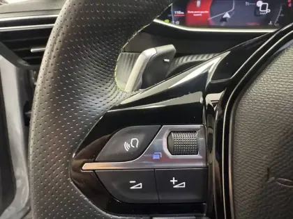 Photo 31 Peugeot 208  PureTech 130 S&S EAT8