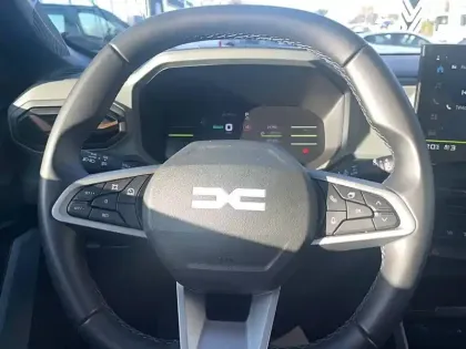 Photo 12 Dacia Duster  Hybrid 140