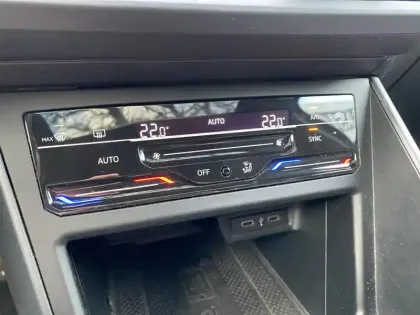 Photo 22 Volkswagen Taigo  1.5 TSI 150 DSG7