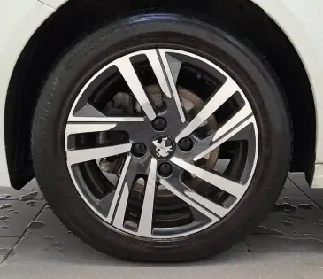 Photo 8 Peugeot 208  PureTech 100 S&S EAT8