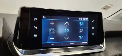 Photo 18 Peugeot 208  PureTech 100 S&S EAT8