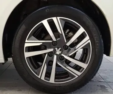 Photo 9 Peugeot 208  PureTech 100 S&S EAT8