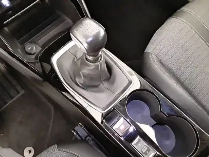 Photo 37 Peugeot 2008  PureTech 100 S&S BVM6