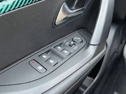 Photo 14 Peugeot 2008  PureTech 100 S&S BVM6