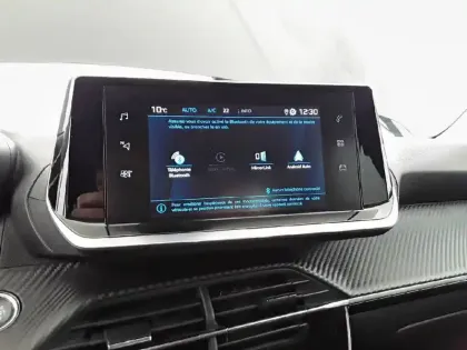 Photo 42 Peugeot 2008  PureTech 100 S&S BVM6