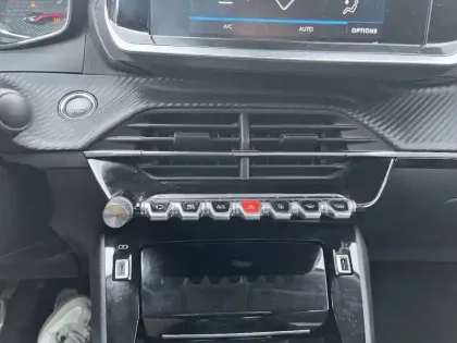 Photo 19 Peugeot 2008  PureTech 100 S&S BVM6