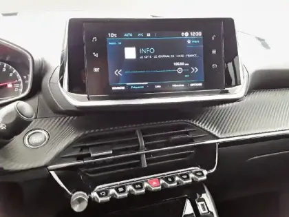 Photo 38 Peugeot 2008  PureTech 100 S&S BVM6