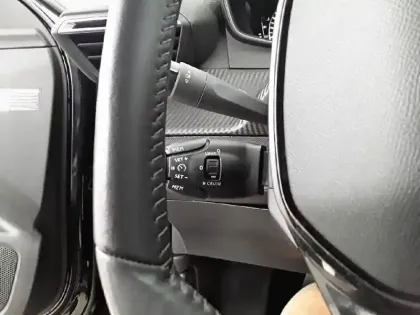 Photo 45 Peugeot 2008  PureTech 100 S&S BVM6