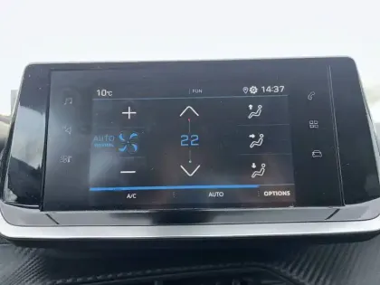 Photo 20 Peugeot 2008  PureTech 100 S&S BVM6