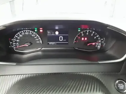 Photo 33 Peugeot 2008  PureTech 100 S&S BVM6