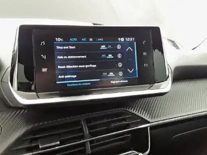 Photo 43 Peugeot 2008  PureTech 100 S&S BVM6