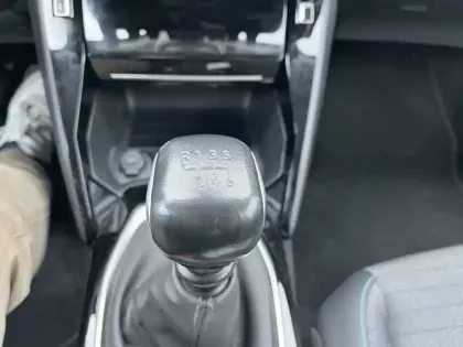 Photo 13 Peugeot 2008  PureTech 100 S&S BVM6