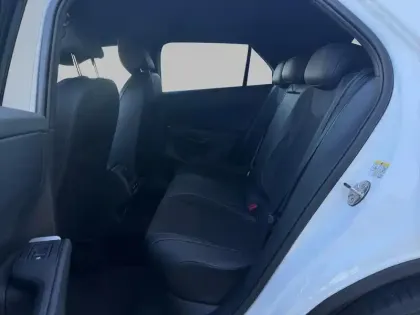 Photo 13 Volkswagen T-roc  1.5 eTSI EVO2 Hybrid 150 ch DSG7