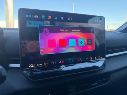 Photo 28 Volkswagen T-roc  1.5 eTSI EVO2 Hybrid 150 ch DSG7