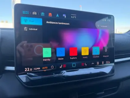 Photo 23 Volkswagen T-roc  1.5 eTSI EVO2 Hybrid 150 ch DSG7