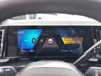 Photo 16 Renault Espace  E-Tech full hybrid 200 GSR2