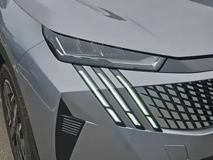 Photo 15 Peugeot 3008  Hybrid 136 e-DCS6