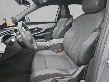 Photo 10 Peugeot 3008  Hybrid 136 e-DCS6