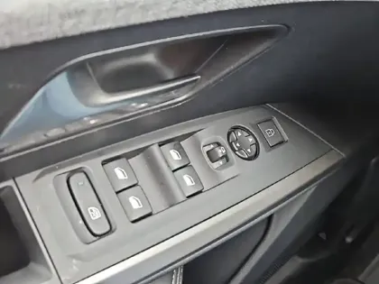 Photo 17 Peugeot 3008  Hybrid 136 e-DCS6