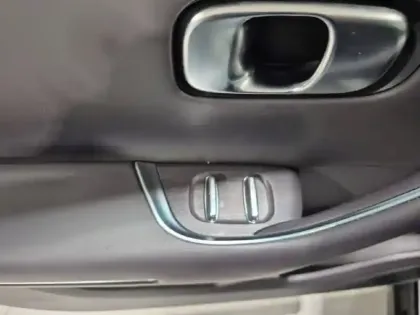 Photo 14 Leapmotor C10  REEV 28.4 kWh - 158 kW