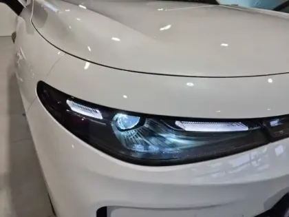 Photo 15 Leapmotor C10  REEV 28.4 kWh - 158 kW