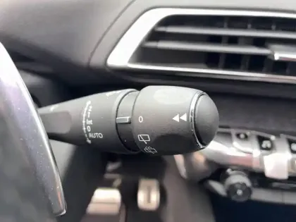 Photo 101 Peugeot 3008  Hybrid 225 e-EAT8