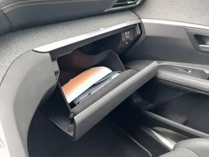 Photo 31 Peugeot 3008  Hybrid 225 e-EAT8