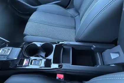 Photo 16 Peugeot 208  Hybrid 110 e-DCS6