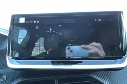 Photo 11 Peugeot 208  Hybrid 110 e-DCS6