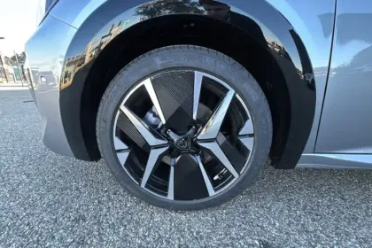 Photo 19 Peugeot 208  Hybrid 110 e-DCS6