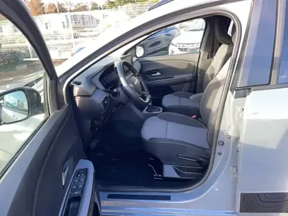 Photo 24 Dacia Jogger  Hybrid 140 7 places GSR2