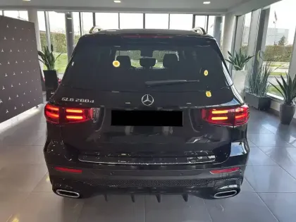 Photo 16 Mercedes GLB  200 d 8G-DCT