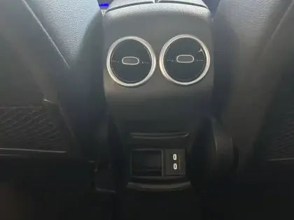 Photo 11 Mercedes GLB  200 d 8G-DCT