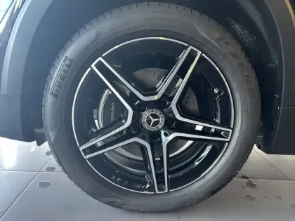 Photo 42 Mercedes GLB  200 d 8G-DCT