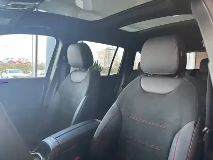 Photo 30 Mercedes GLB  200 d 8G-DCT