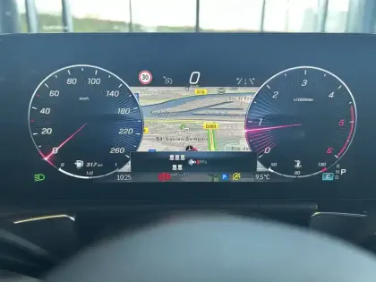 Photo 25 Mercedes GLB  200 d 8G-DCT