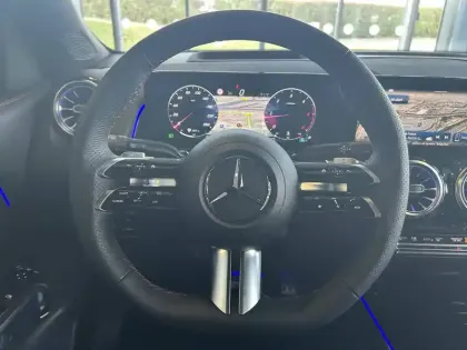 Photo 23 Mercedes GLB  200 d 8G-DCT