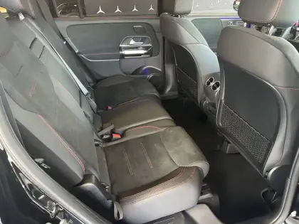 Photo 21 Mercedes GLB  200 d 8G-DCT