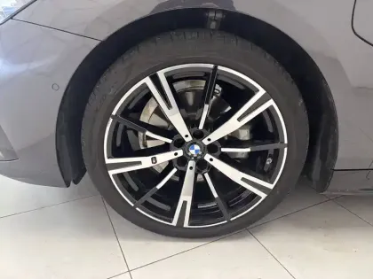 Photo 14 BMW Serie 5 Touring 530e PHEV 299 ch BVA8