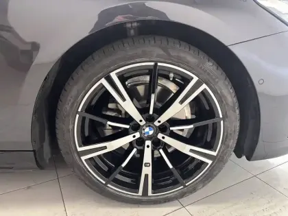 Photo 16 BMW Serie 5 Touring 530e PHEV 299 ch BVA8