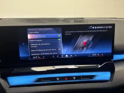 Photo 29 BMW Serie 5 Touring 530e PHEV 299 ch BVA8