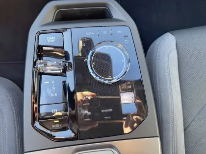 Photo 6 BMW Ix  xDrive45 408 ch