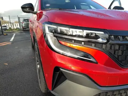 Photo 19 Renault Austral  E-Tech full hybrid 200 GSR2