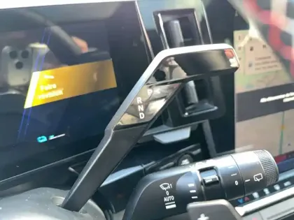 Photo 12 Renault Austral  E-Tech full hybrid 200 GSR2